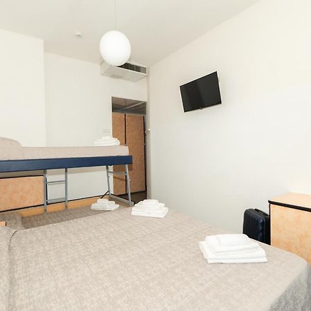 Hotel Saint Louis Rimini Esterno foto