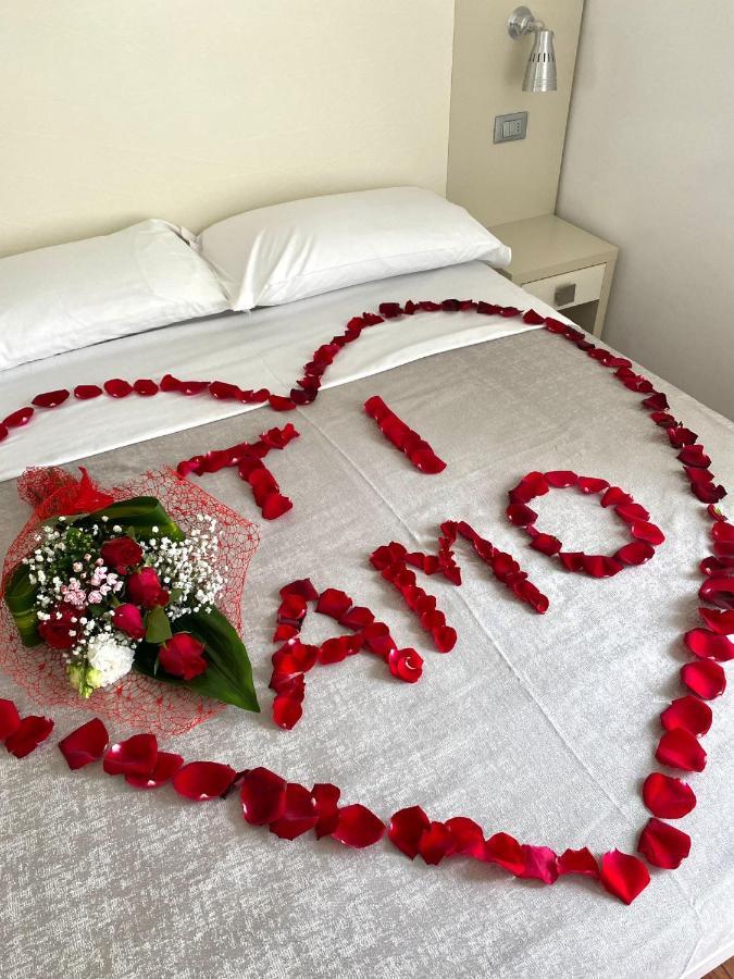 Hotel Saint Louis Rimini Esterno foto