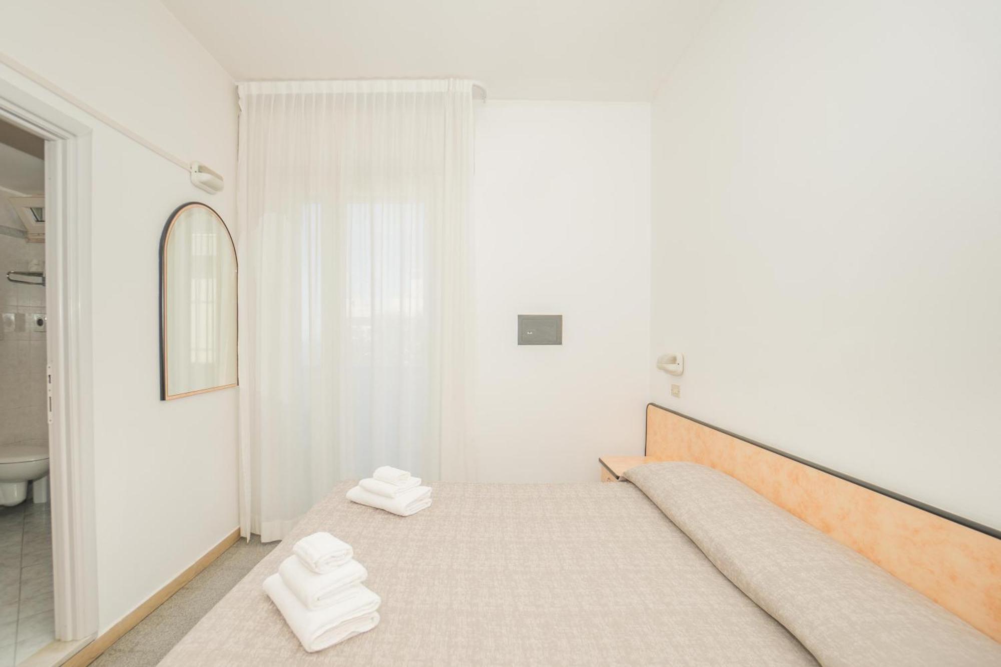 Hotel Saint Louis Rimini Esterno foto