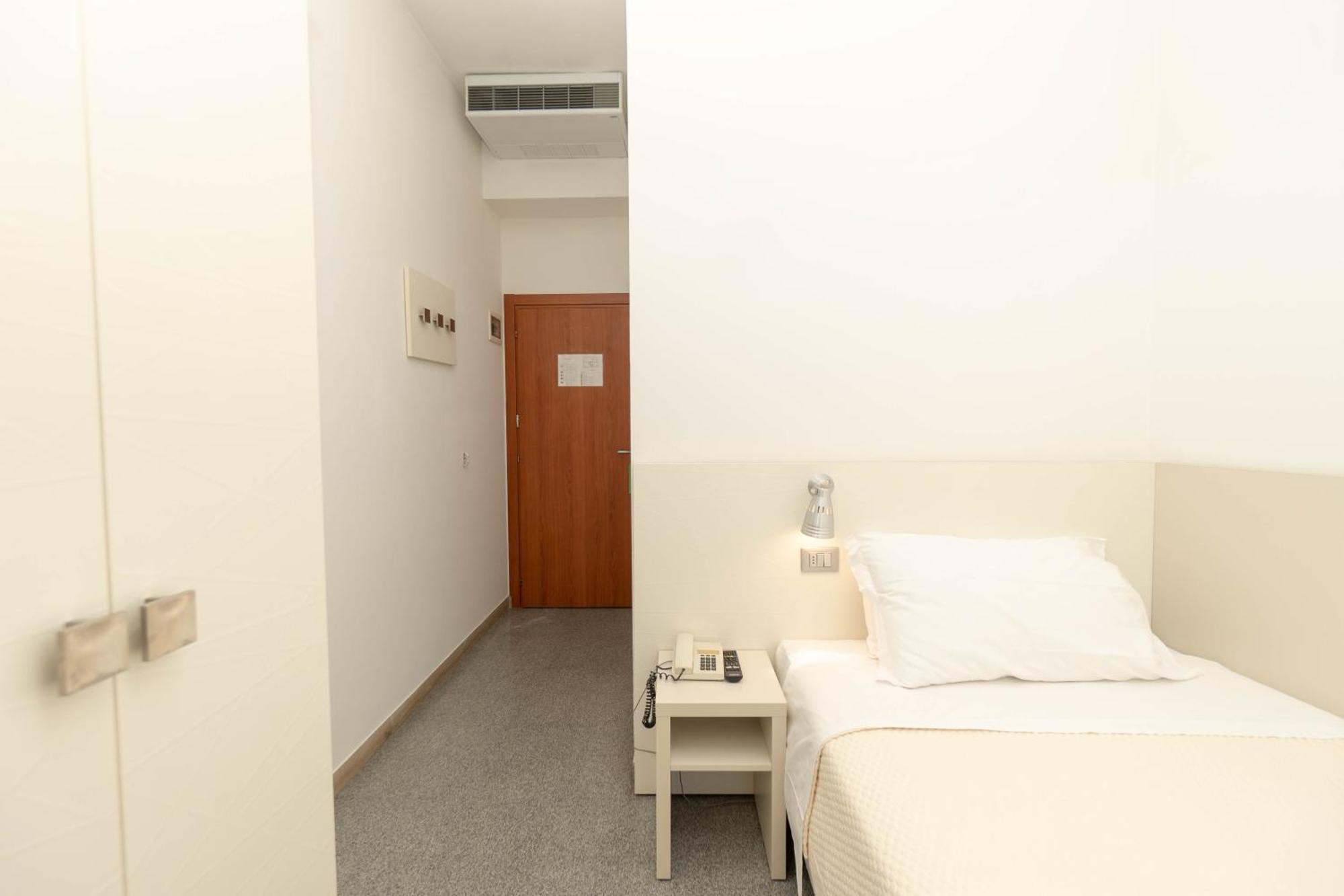 Hotel Saint Louis Rimini Esterno foto
