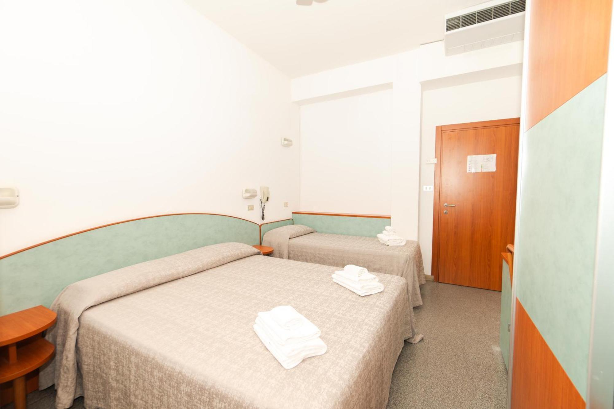 Hotel Saint Louis Rimini Esterno foto