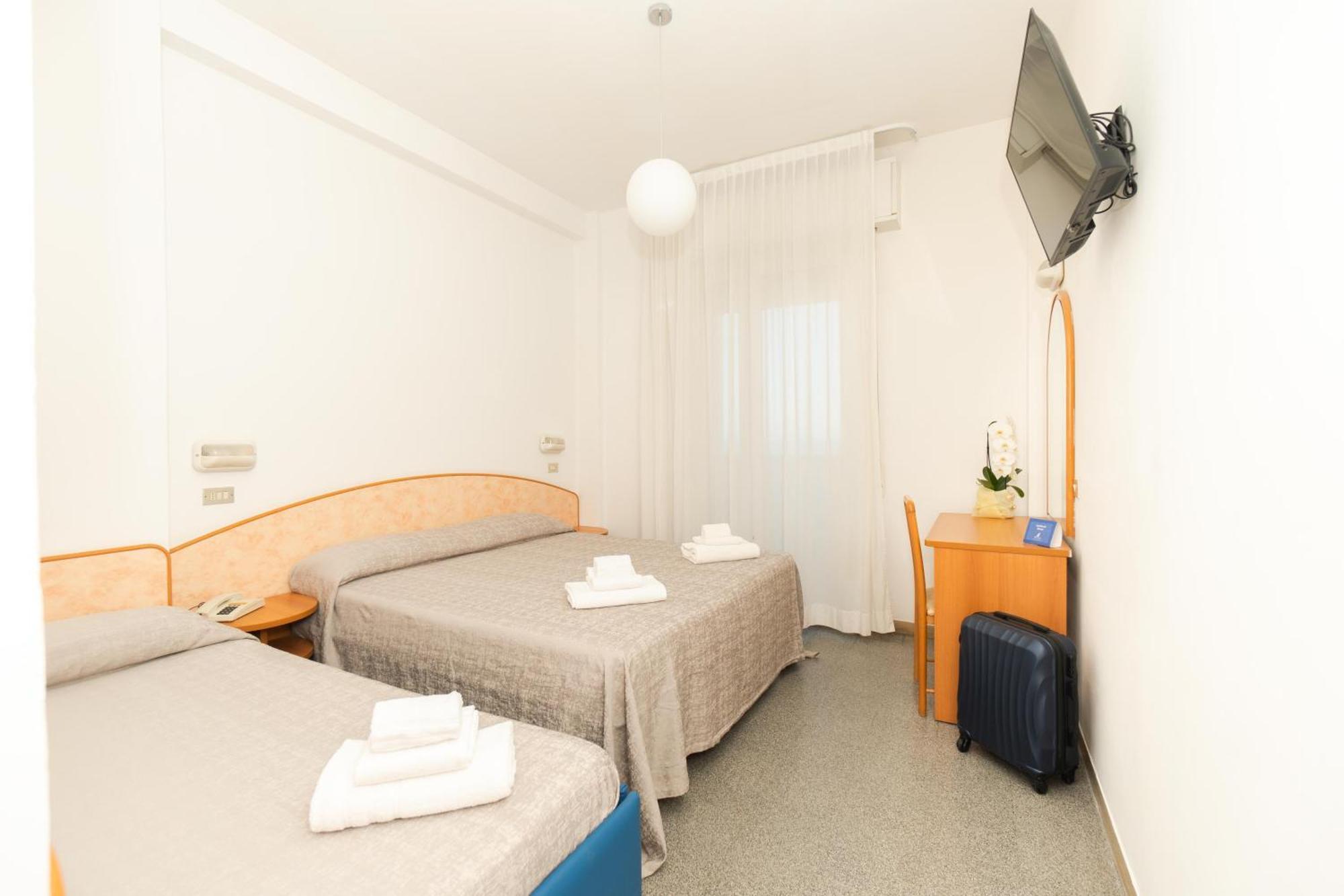 Hotel Saint Louis Rimini Esterno foto