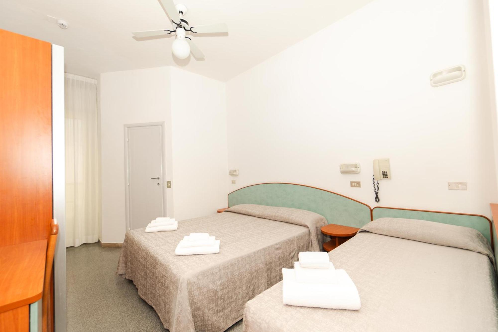 Hotel Saint Louis Rimini Esterno foto