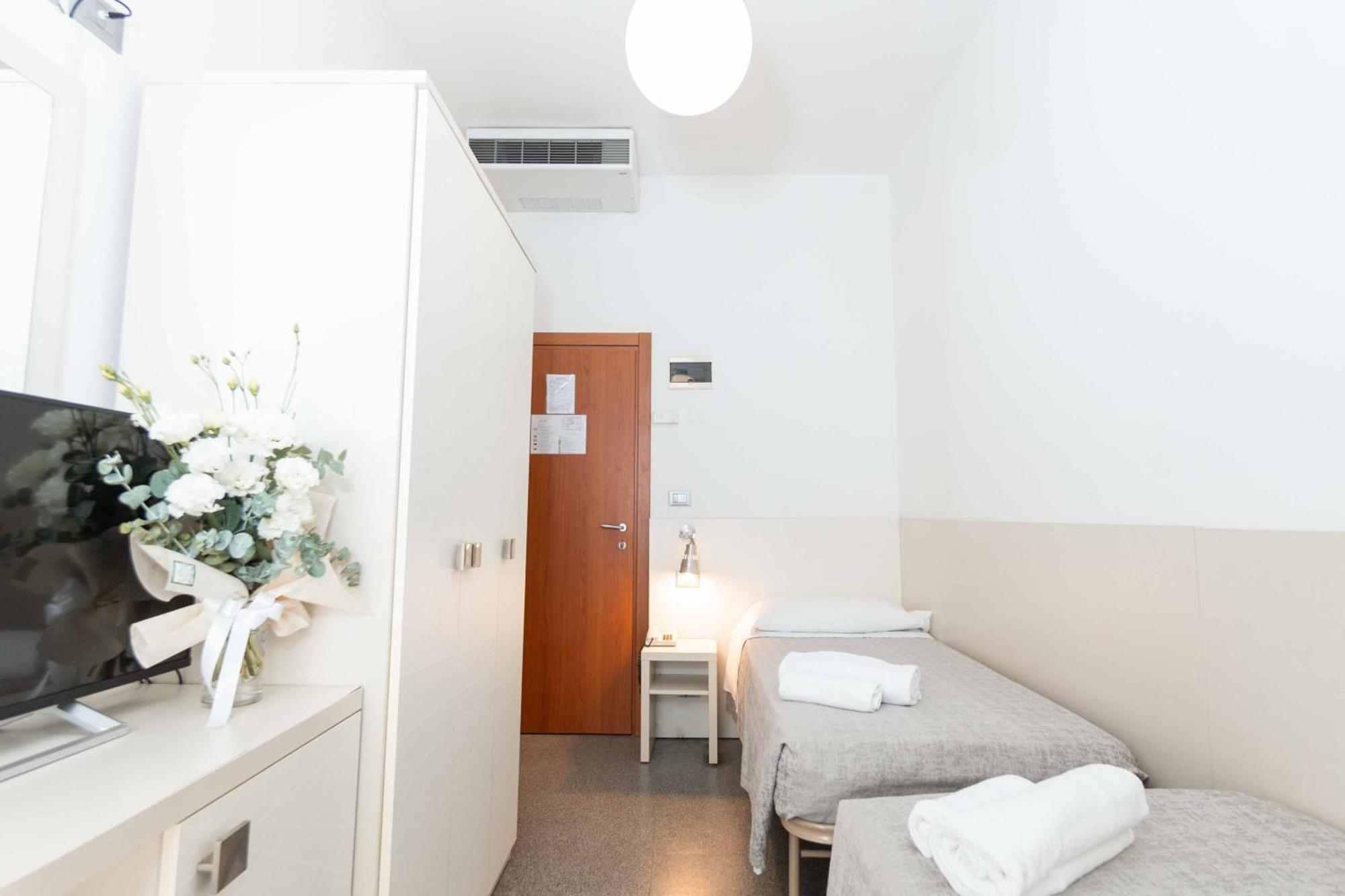 Hotel Saint Louis Rimini Esterno foto