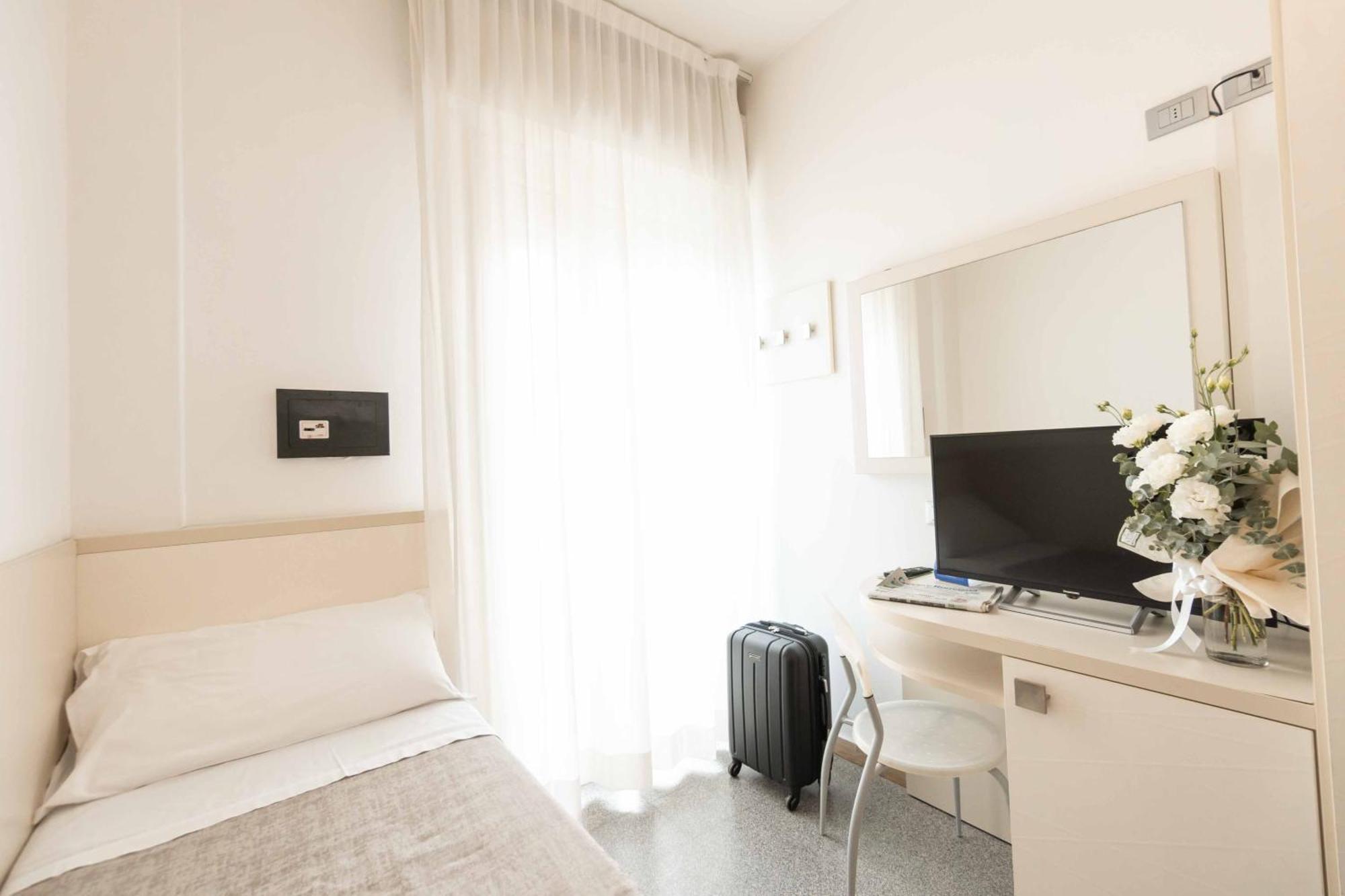 Hotel Saint Louis Rimini Esterno foto
