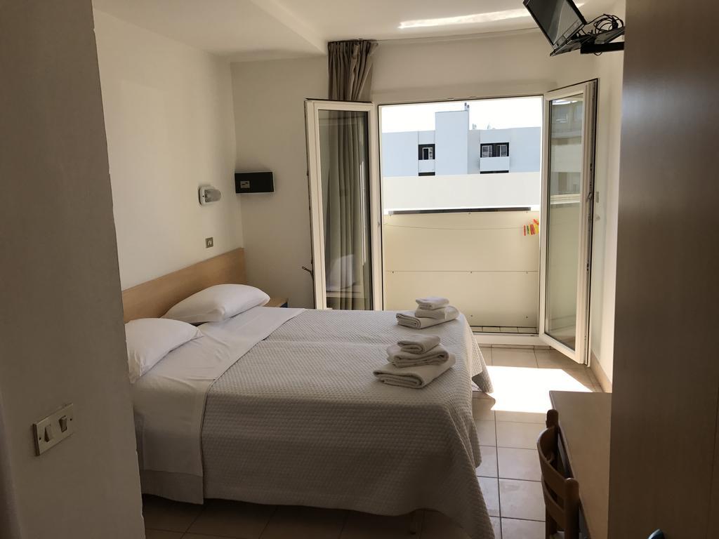 Hotel Saint Louis Rimini Esterno foto