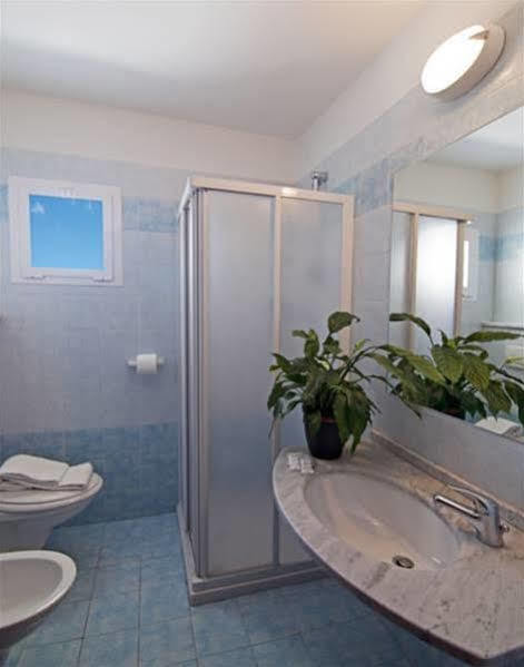 Hotel Saint Louis Rimini Esterno foto